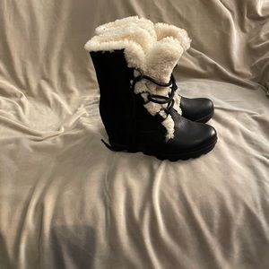 sorrel size 7 new boots.